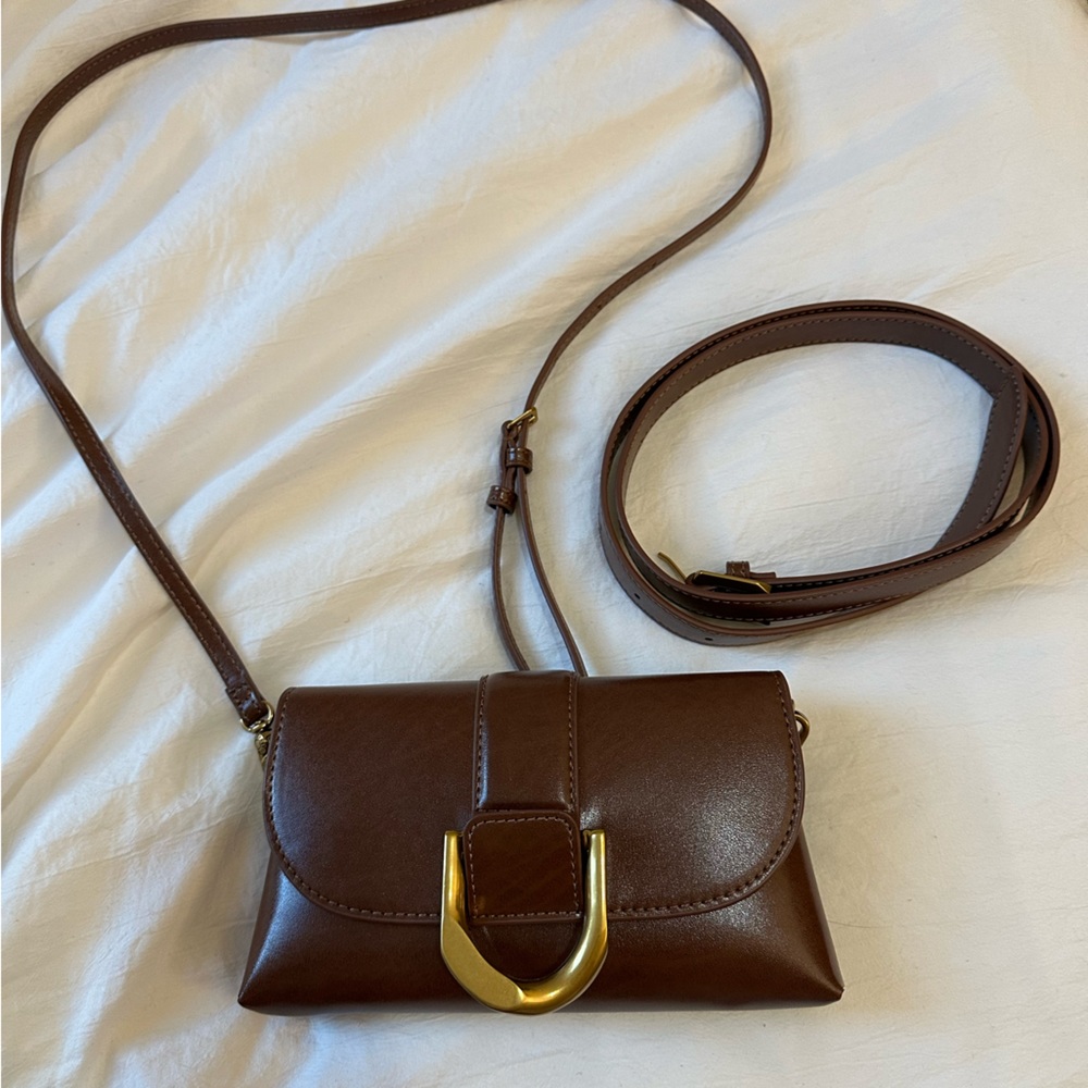 Charles & Keith cross body bag / belt bag